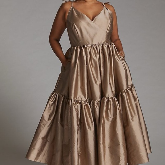 NTW Bloni Tiered V-neck Maxi Dress - Picture 3 of 4